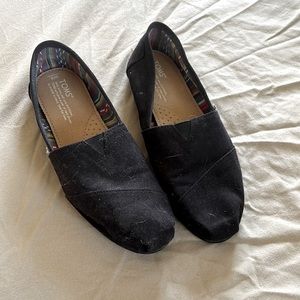 Black toms